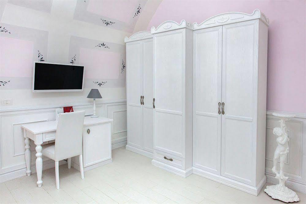 Bed and Breakfast Domus Rosa Nápoles Exterior foto